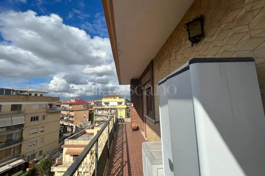 Attico in vendita di 175 mq a €699.000 (rif. 29/2026)