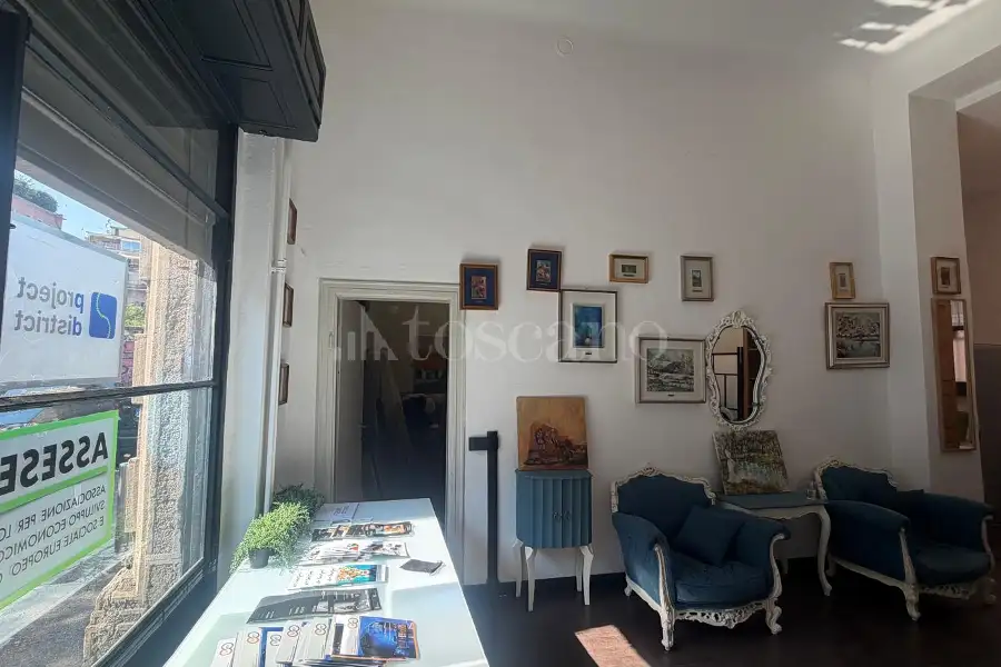 Negozio in affitto di 85 mq a €3.000 (rif. 11/2026)