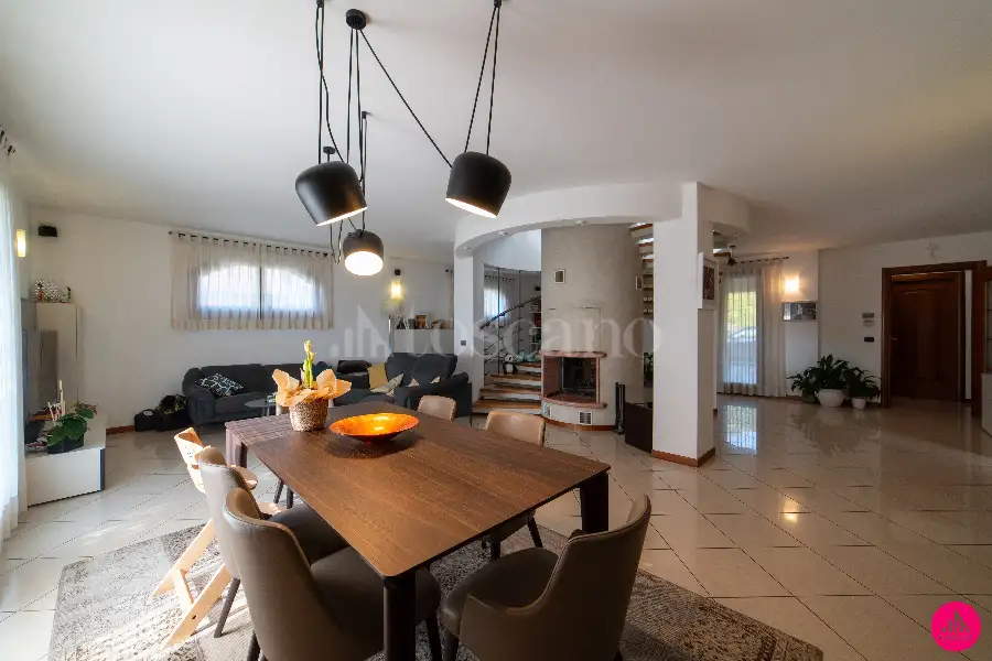 Villa in vendita di 235 mq a €380.000 (rif. 37/2026)