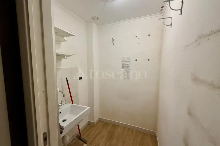 Negozio in affitto di 247 mq a €16.000 (rif. 15/2025)