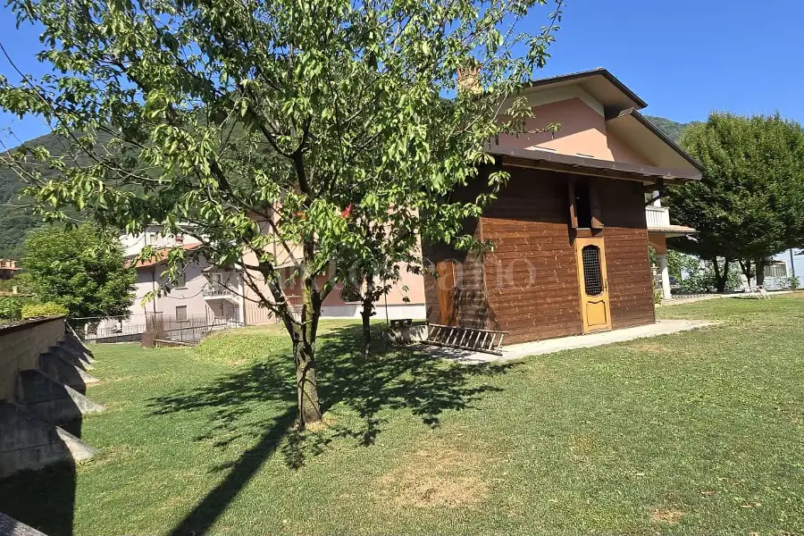 Villa in vendita di 550 mq a €970.000 (rif. 10/2026)