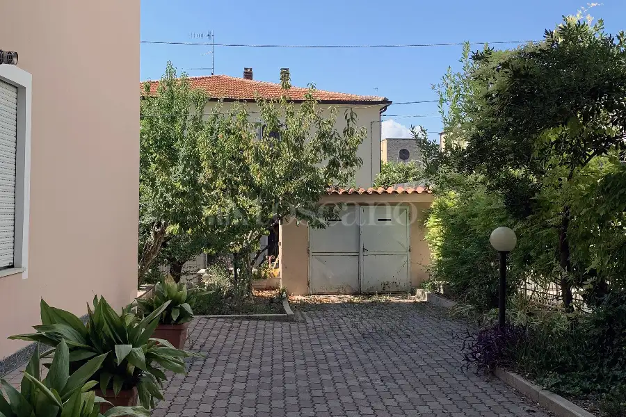 Villa Plurifamiliare in vendita di 130 mq a €320.000 (rif. 7/2025)