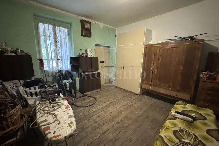 Casa Indipendente in vendita di 300 mq a €330.000 (rif. 4/2026)