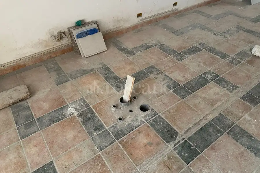Negozio in affitto di 225 mq a €1.900 (rif. 27/2026)