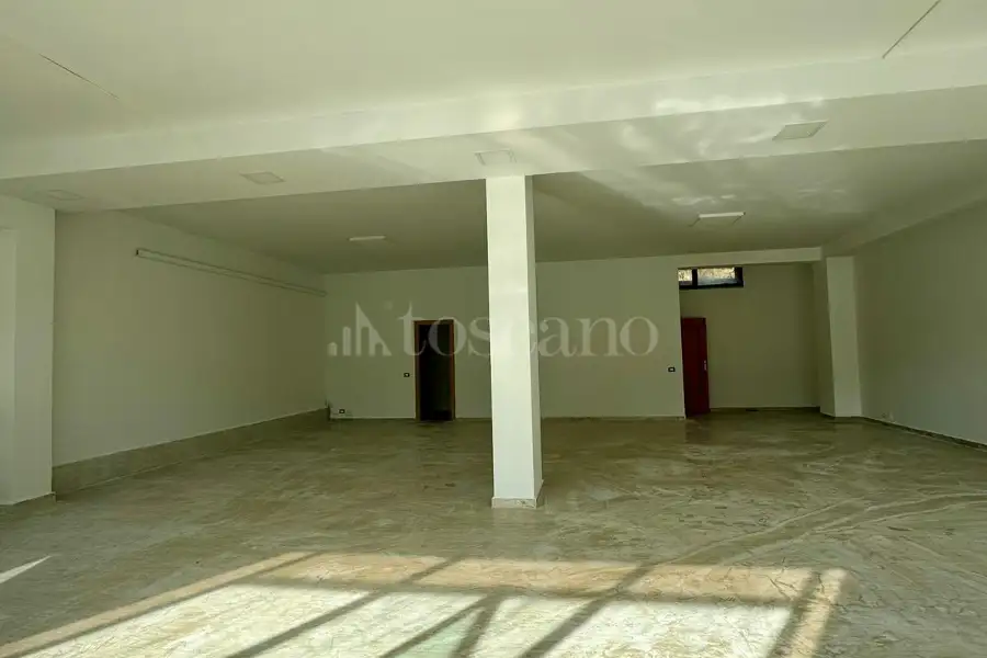 Negozio in affitto di 150 mq a €1.200 (rif. 8/2026)