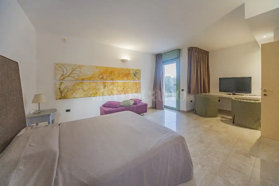 Villa in vendita di 500 mq a €990.000 (rif. 100/2025)