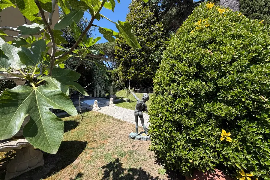 Villa Plurifamiliare in vendita di 250 mq a €519.000 (rif. 35/2026)