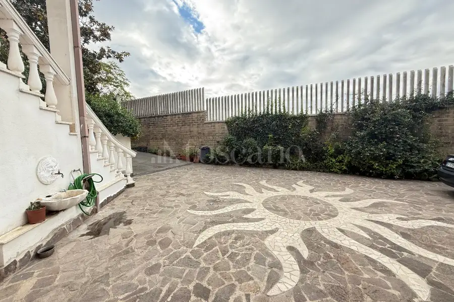 Villa Bifamiliare in vendita di 354 mq a €799.000 (rif. 13/2025)