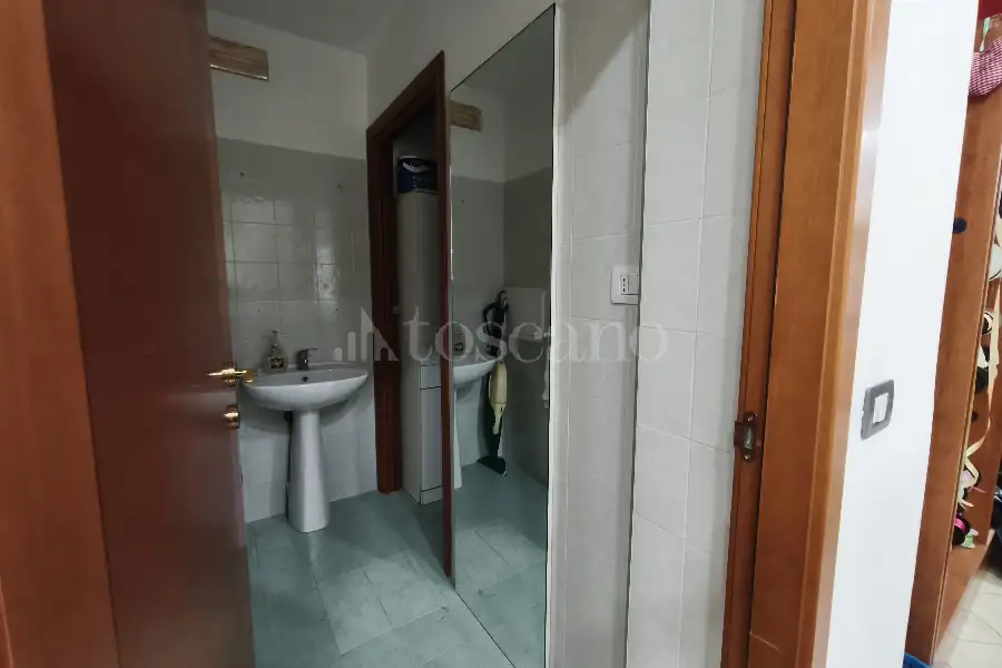 Negozio in affitto di 103 mq a €1.200 (rif. 10/2026)
