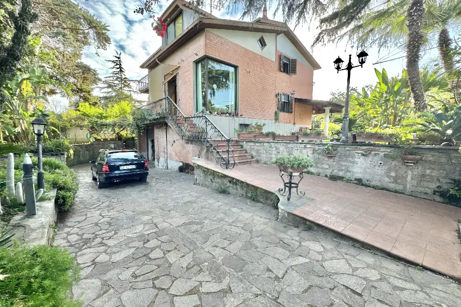 Villa in vendita di 300 mq a €489.000 (rif. 27/2024)