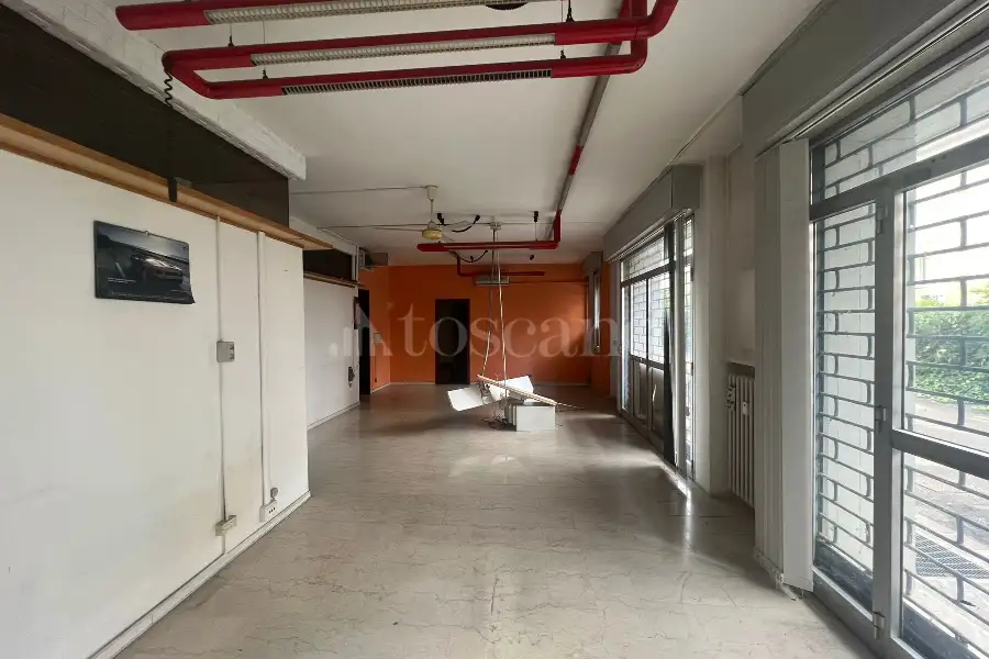 Negozio in vendita di 158 mq a €129.000 (rif. 5/2026)