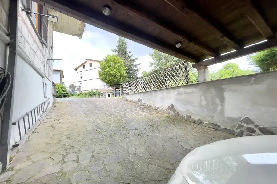 Villa Bifamiliare in vendita di 450 mq a €249.000 (rif. 23/2025)