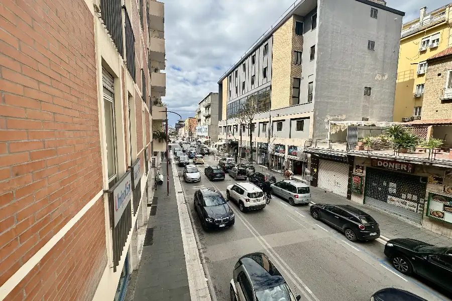 Ufficio in affitto di 90 mq a €750 (rif. 1/2025)