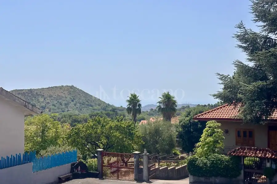Villa in vendita di 415 mq a €345.000 (rif. 128/2026)