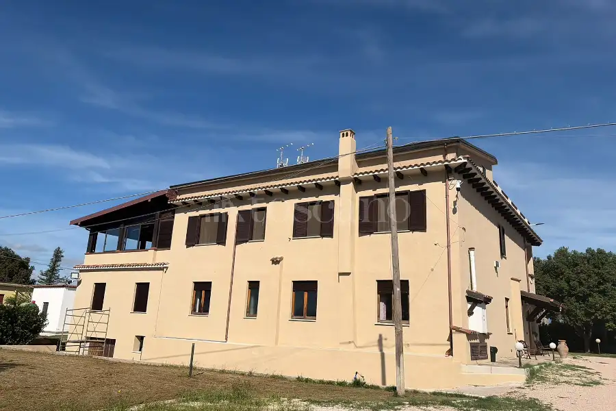 Villa in vendita di 350 mq a €650.000 (rif. 108/2025)