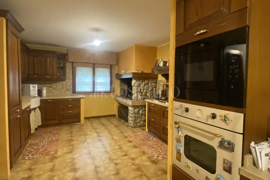 Casa Indipendente in vendita di 210 mq a €248.000 (rif. 9/2026)