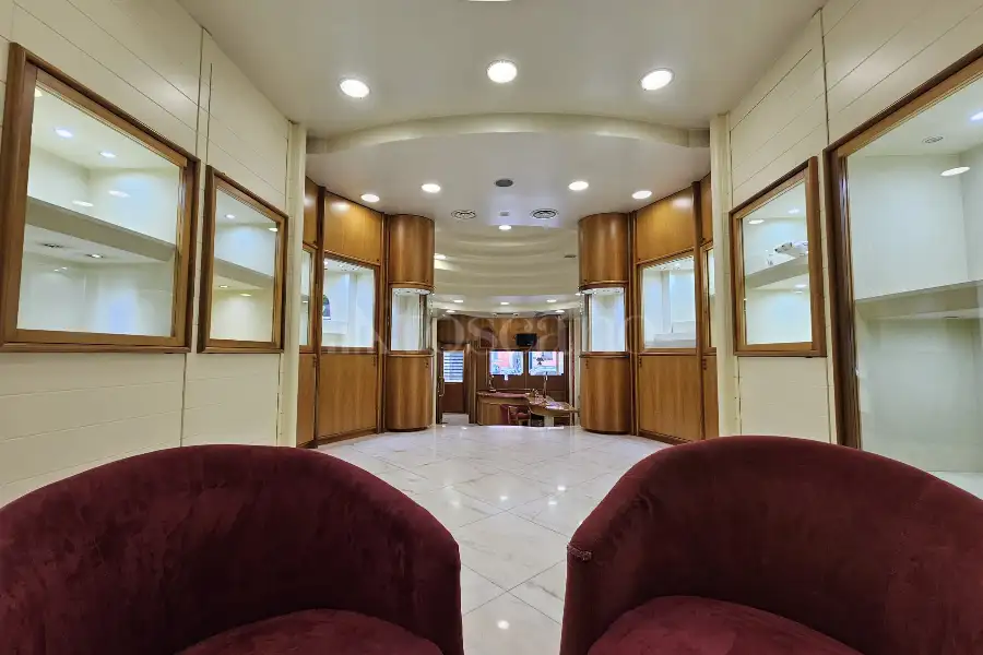 Negozio in vendita di 100 mq a €759.000 (rif. 46/2025)