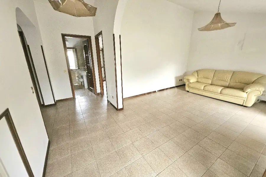 Casa Indipendente in vendita di 300 mq a €300.000 (rif. 6/2026)