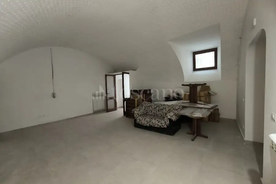 Negozio in vendita di 180 mq a €240.000 (rif. 49/2025)