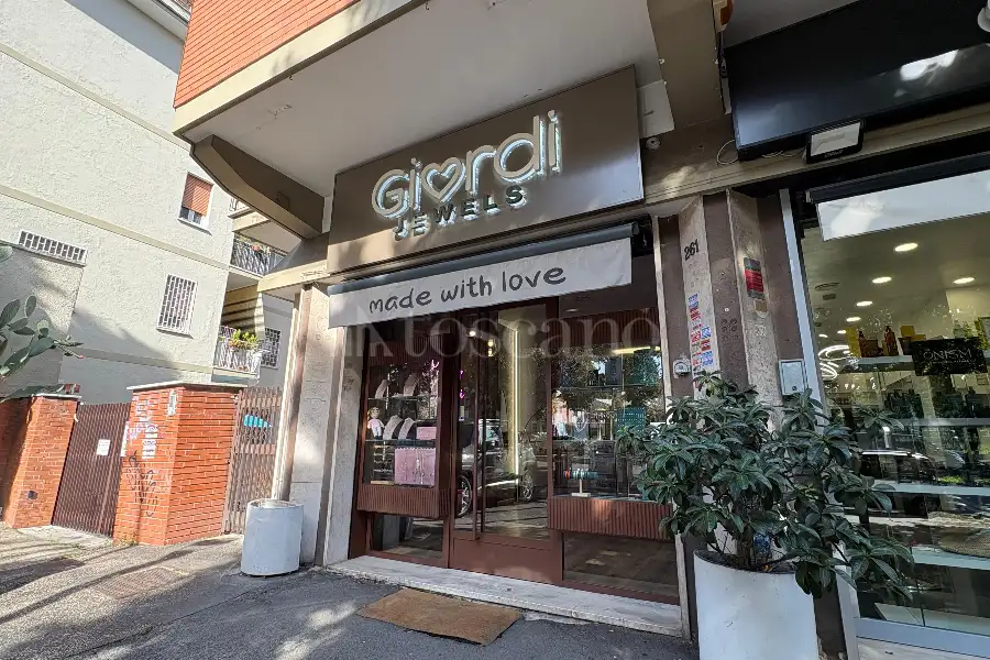 Attività Commerciale in vendita di 50 mq a €65.000 (rif. 35/2025)