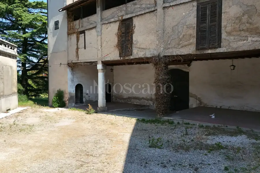 Rustico in vendita di 2.000 mq a €2.000.000 (rif. 26/2026)