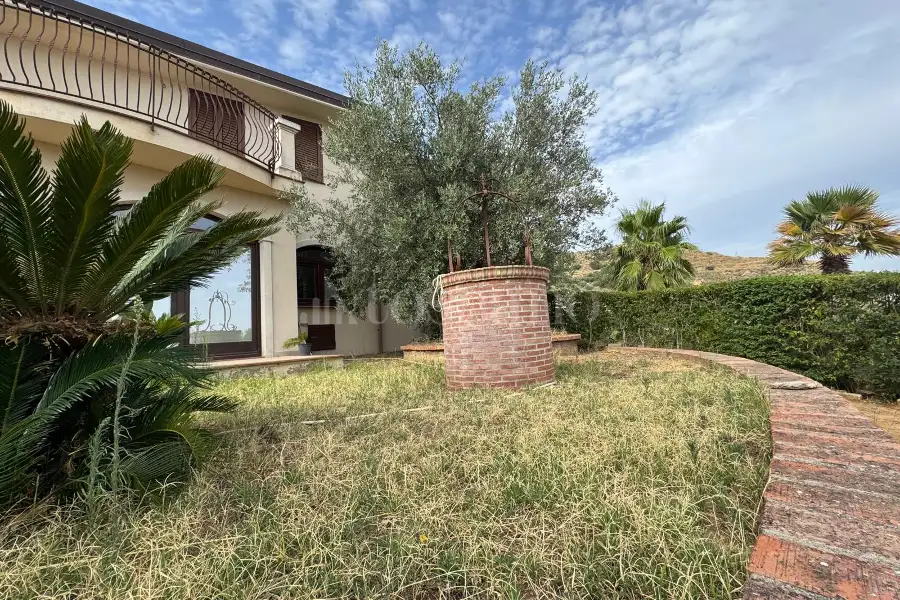 Villa in vendita di 388 mq a €488.000 (rif. 187/2025)