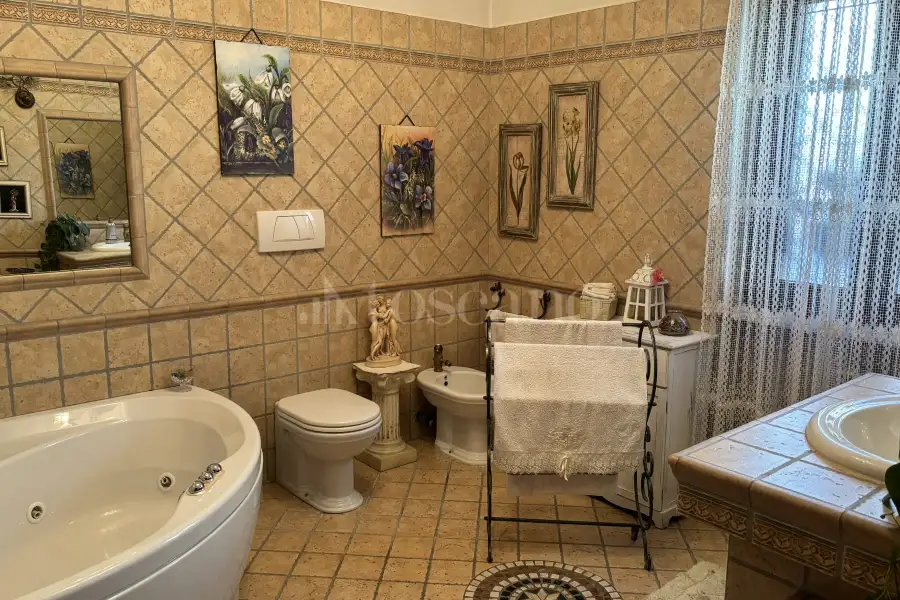 Villa in vendita di 200 mq a €495.000 (rif. 12/2026)