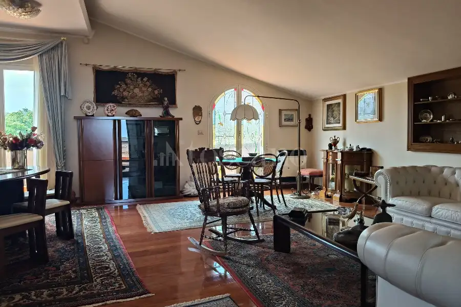 Casa in vendita di 260 mq a €415.000 (rif. 116/2026)