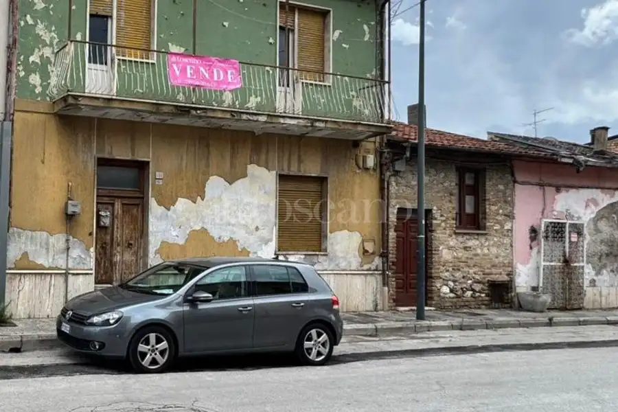 Casa Indipendente in vendita di 250 mq a €60.000 (rif. 103/2025)