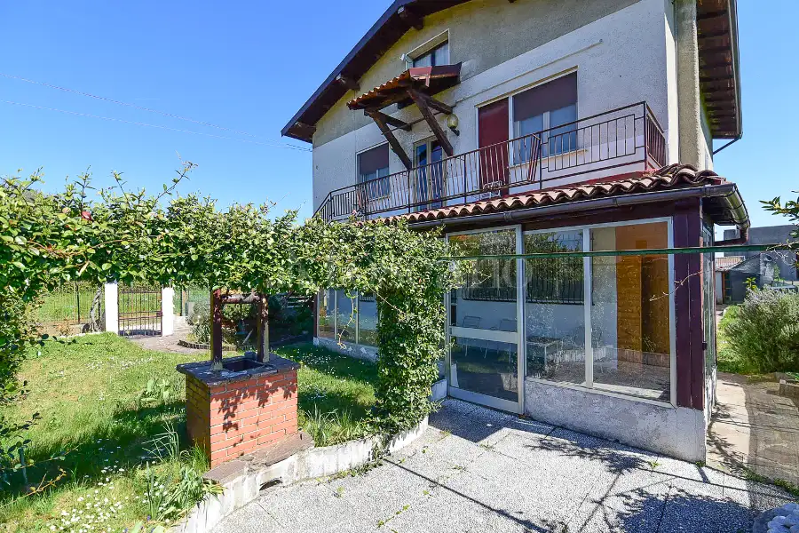 Casa Indipendente in vendita di 180 mq a €305.000 (rif. 23/2026)