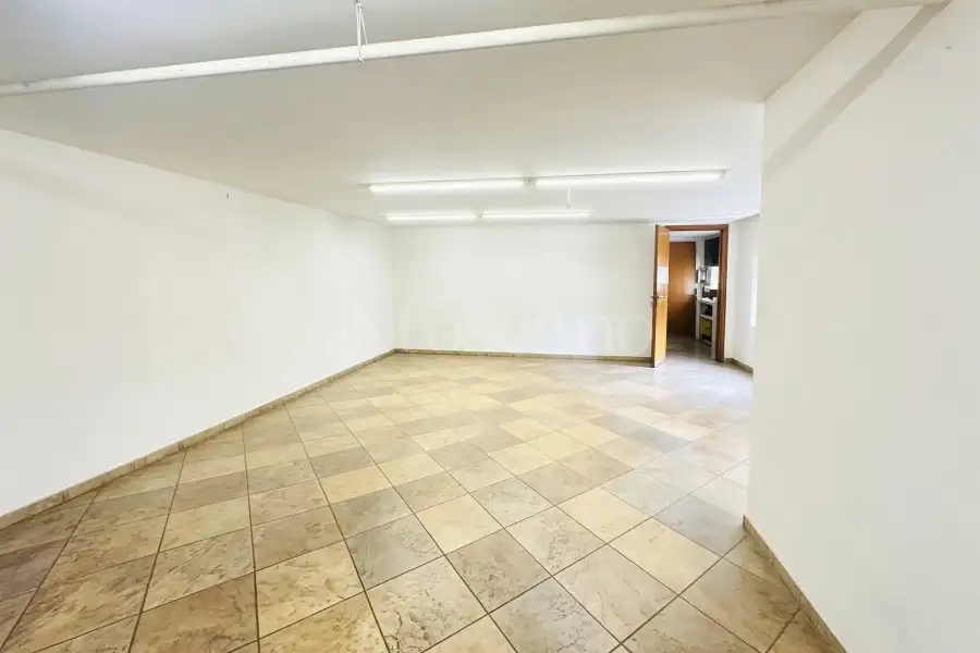 Negozio in vendita di 68 mq a €73.000 (rif. 42/2026)