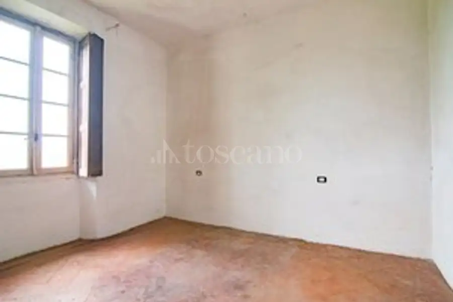Casale in vendita di 400 mq a €180.000 (rif. 11/2026)
