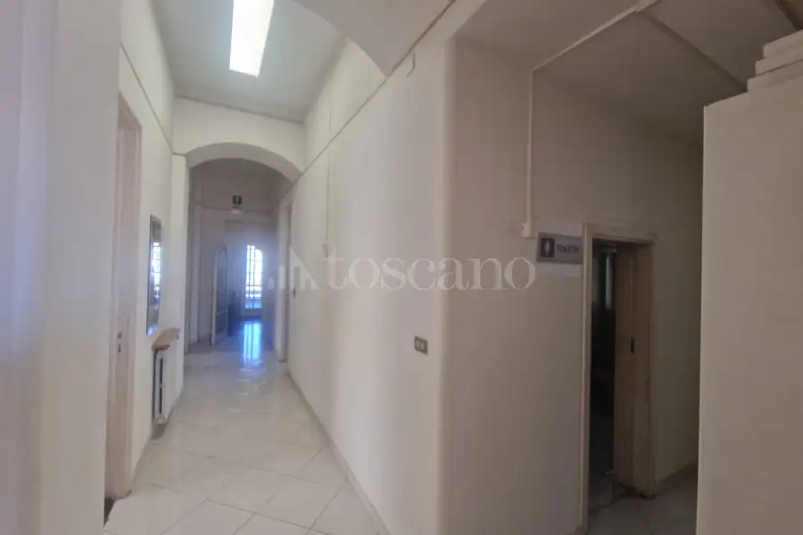 Casa in vendita di 295 mq a €1.350.000 (rif. 105/2026)