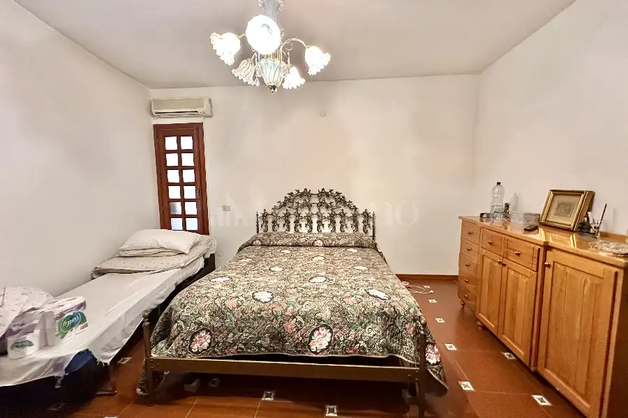 Villa in vendita di 565 mq a €995.000 (rif. 3/2026)