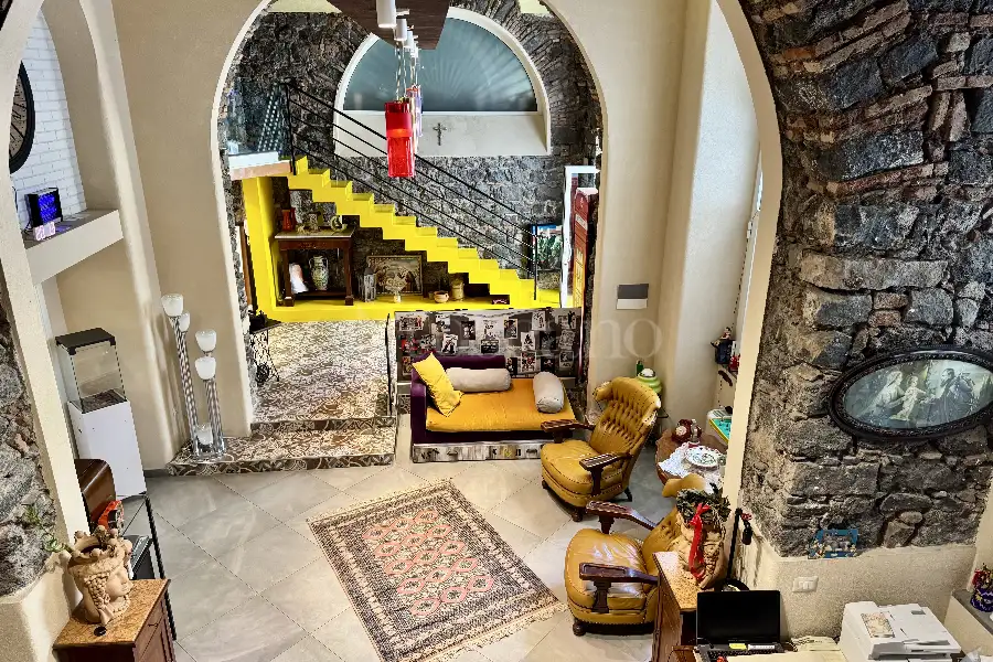 Casa Indipendente in vendita di 299 mq a €485.000 (rif. 40/2025)