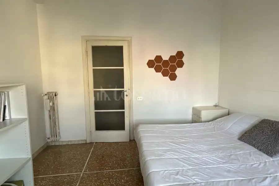 Stanza in affitto di 100 mq a €700 (rif. 36/2026)