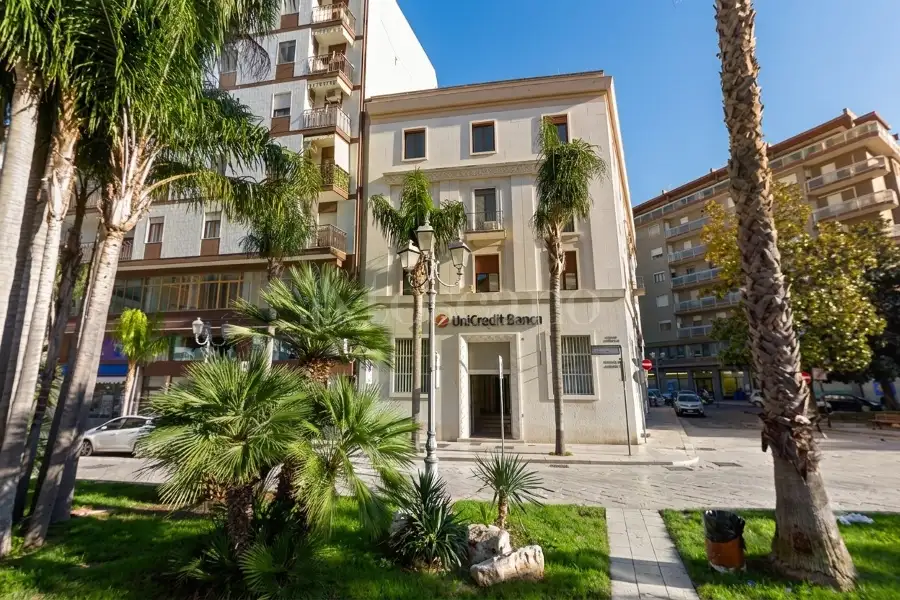 Palazzo in vendita di 800 mq a €1.300.000 (rif. 25/2026)