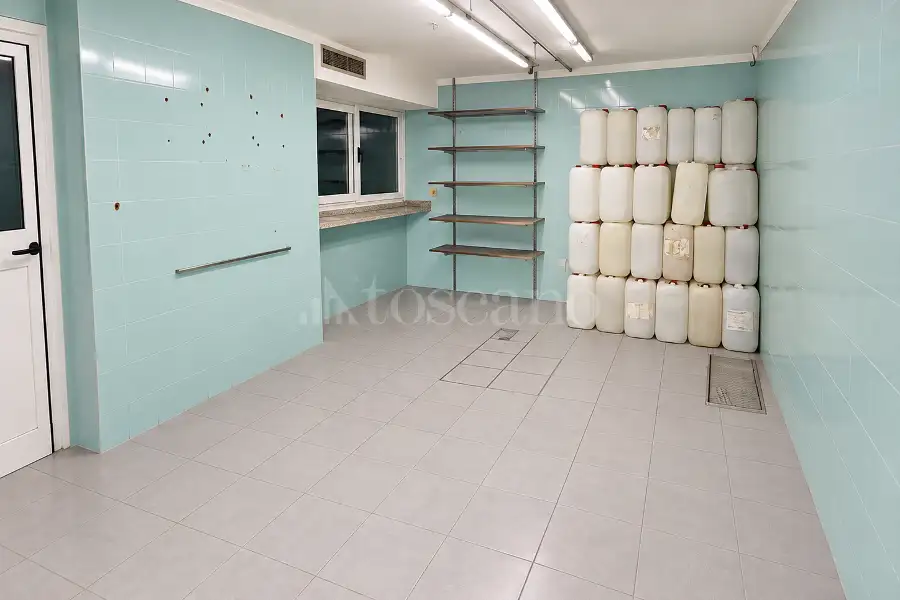 Negozio in vendita di 206 mq a €199.000 (rif. 75/2026)