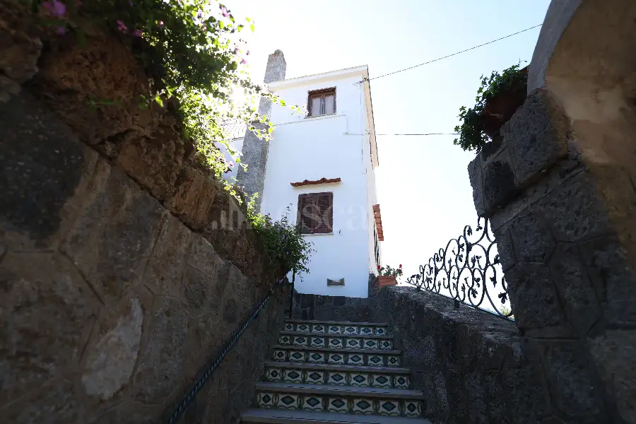 Villa in vendita di 500 mq a €1.080.000 (rif. 46/2025)