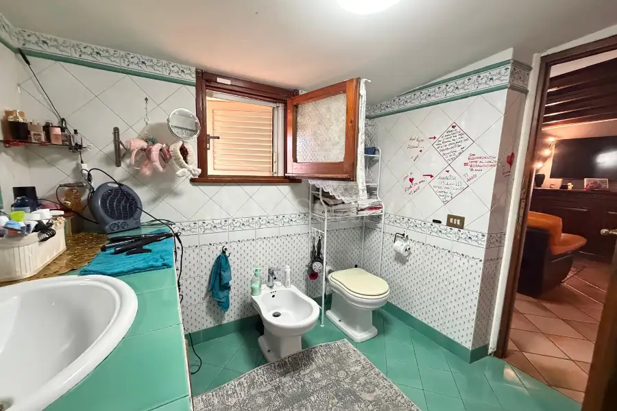 Villa Bifamiliare in vendita di 294 mq a €340.000 (rif. 6/2026)