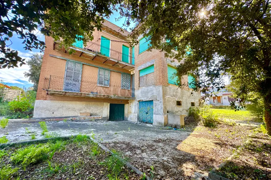 Casa Indipendente in vendita di 350 mq a €349.000 (rif. 112/2025)