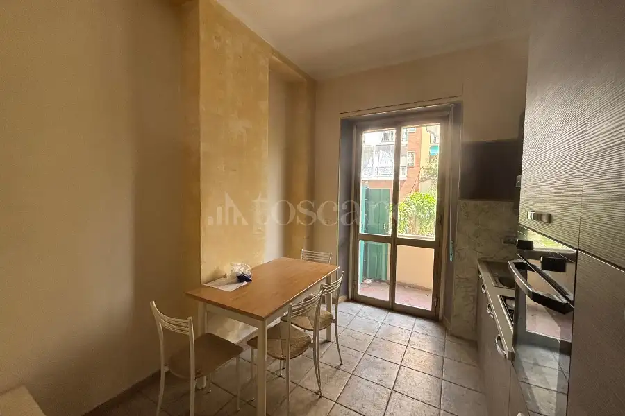 Stanza in affitto di 100 mq a €400 (rif. 40/2026)