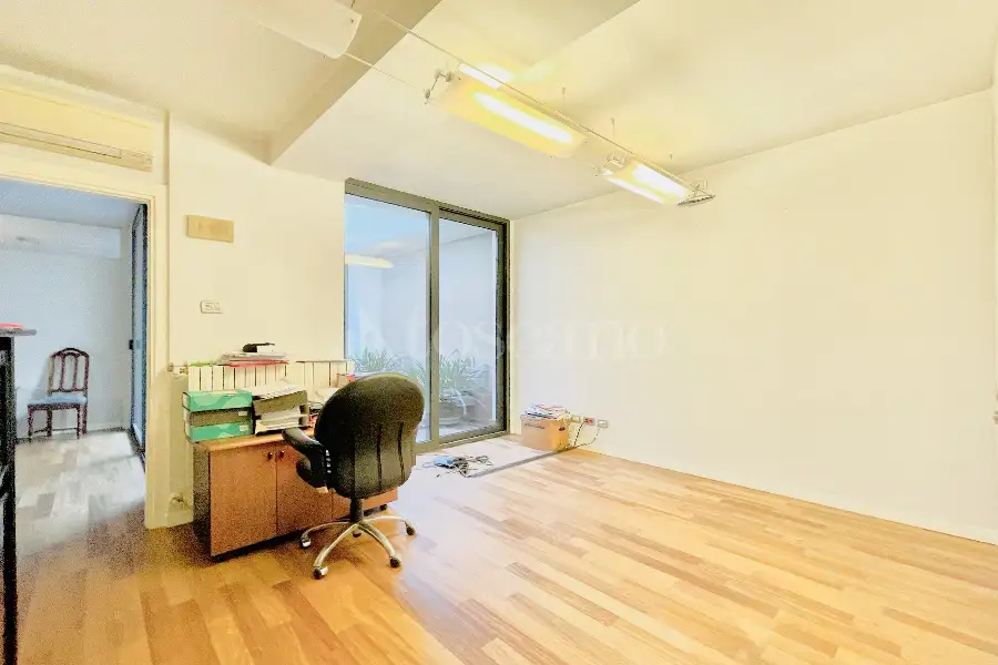 Ufficio in vendita di 300 mq a €650.000 (rif. 48/2026)