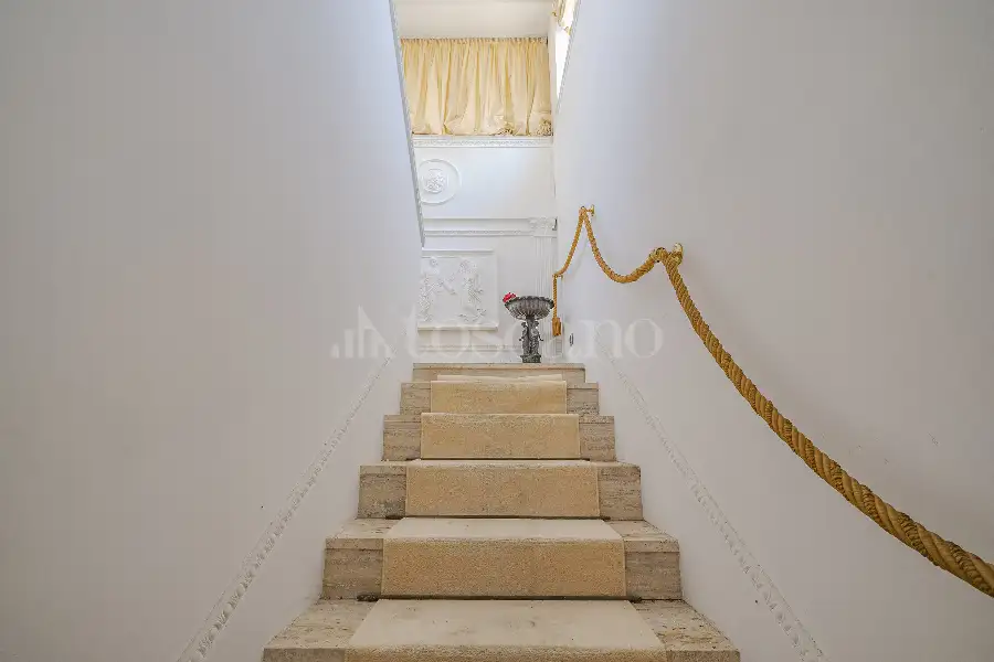 Villa in vendita di 210 mq a €980.000 (rif. 50/2026)