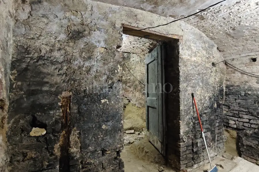 Garage in vendita di 120 mq a €90.000 (rif. 37/2024)