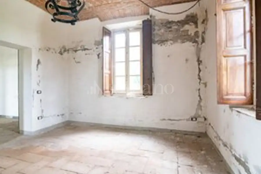 Casale in vendita di 400 mq a €180.000 (rif. 11/2026)