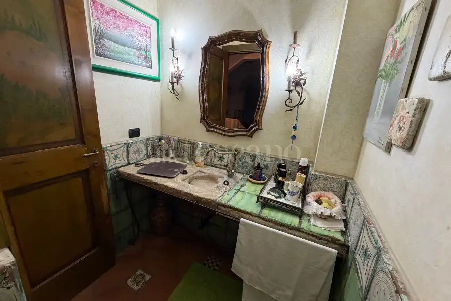 Villa Plurifamiliare in vendita di 430 mq a €395.000 (rif. 19/2026)