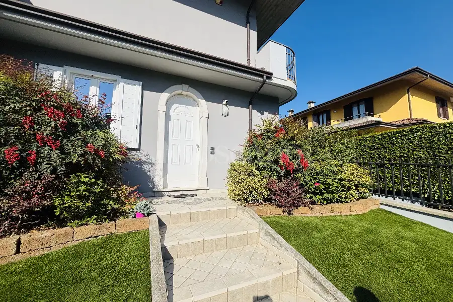 Villa Bifamiliare in vendita di 235 mq a €405.000 (rif. 24/2026)