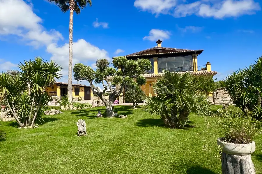 Villa in vendita di 300 mq a €715.000 (rif. 35/2024)