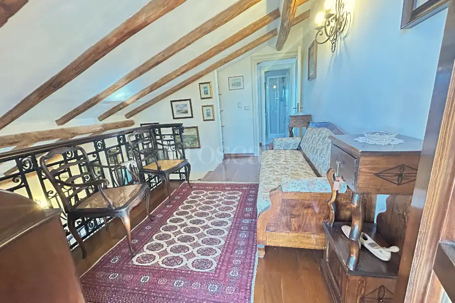 Villa in vendita di 480 mq a €880.000 (rif. 4/2026)